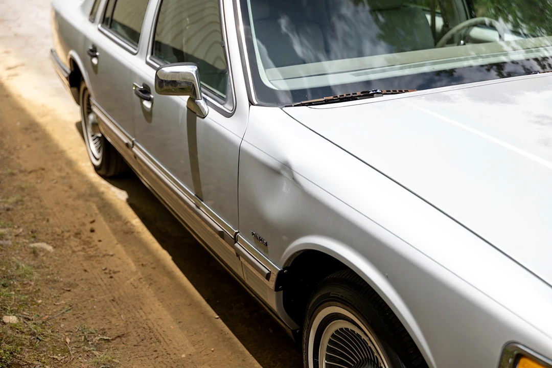 1990 Lincoln Town Car - Image 25 of 31