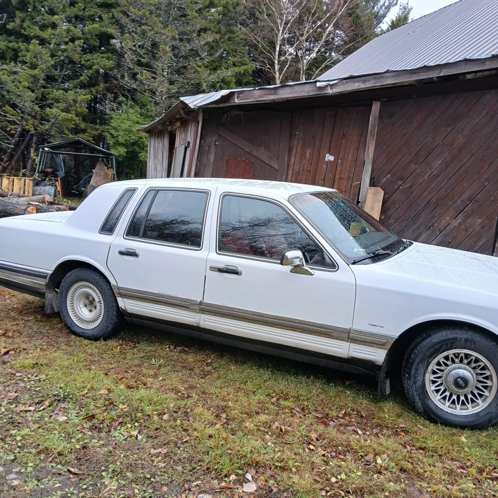 1990 Lincoln Town Car - Image 2 of 3