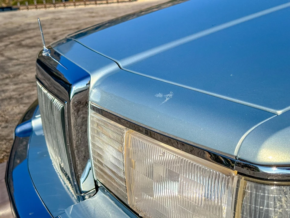 1990 Lincoln Town Car - Image 16 of 31