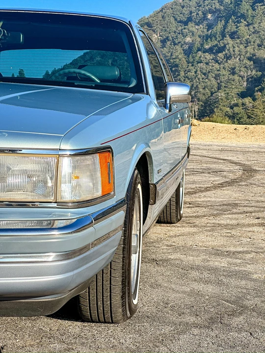 1990 Lincoln Town Car - Image 17 of 31