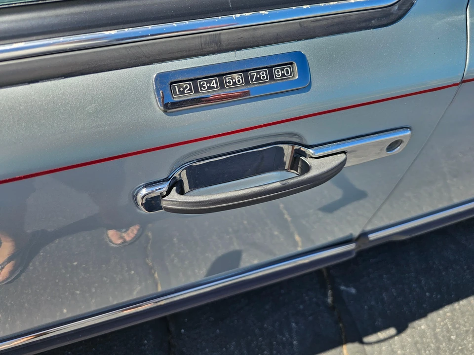 1990 Lincoln Town Car - Image 29 of 31