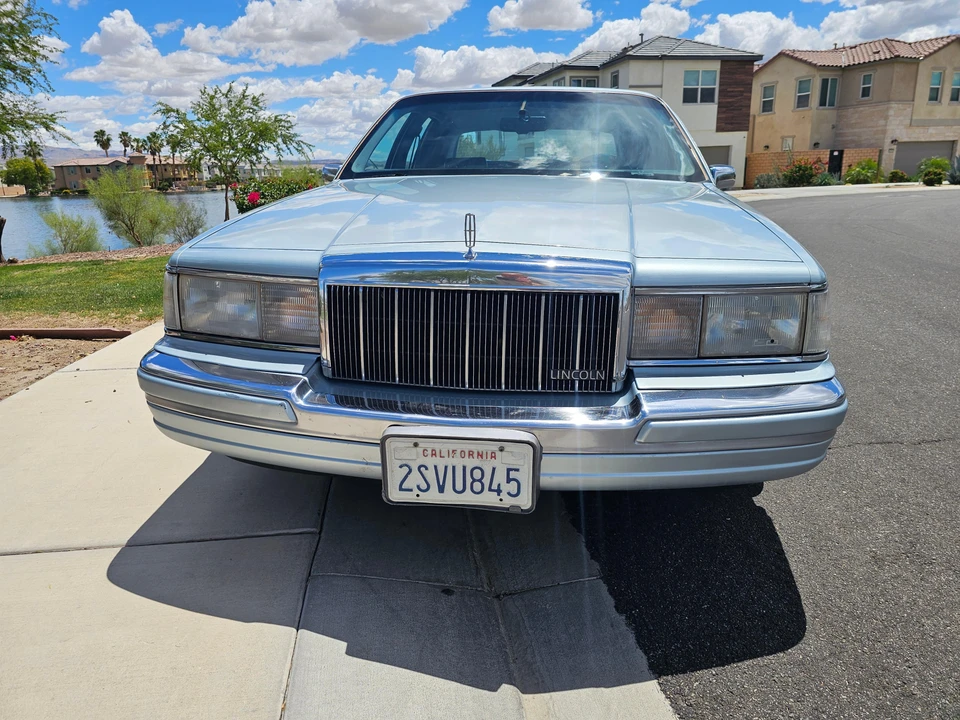 1990 Lincoln Town Car - Image 7 of 31