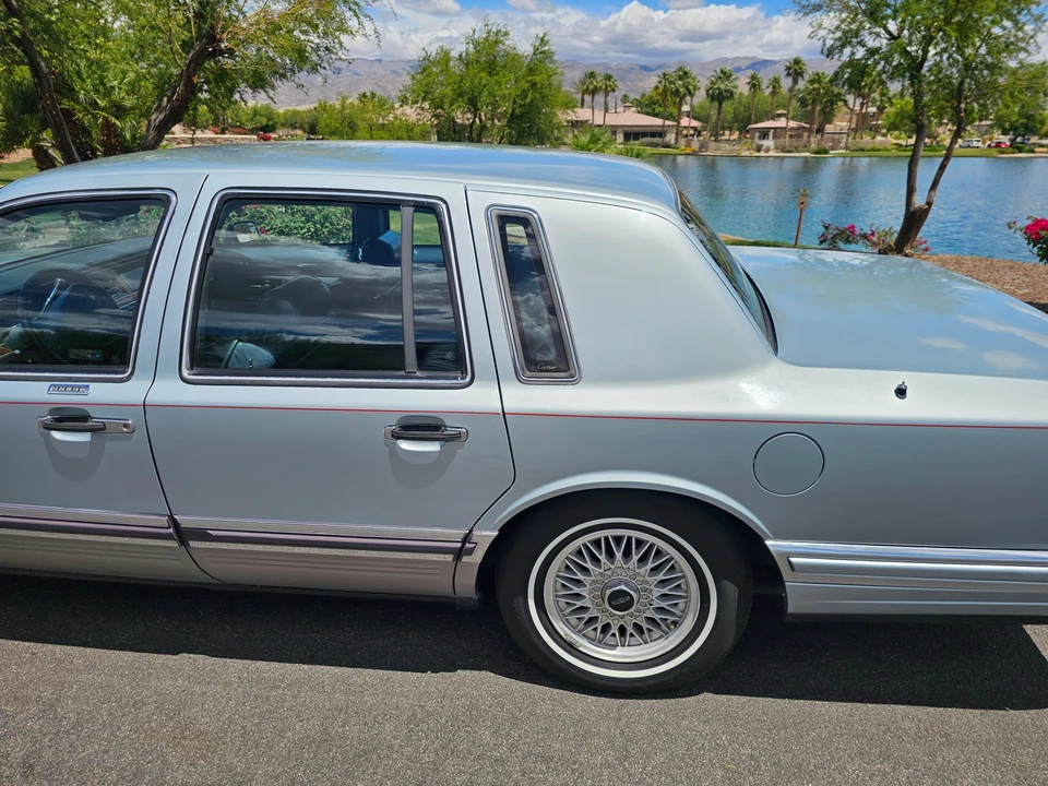 1990 Lincoln Town Car - Image 31 of 31