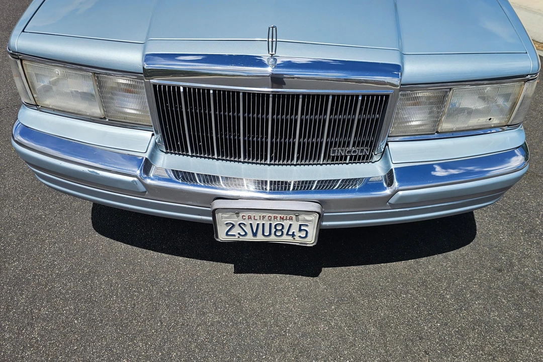 1990 Lincoln Town Car - Image 20 of 31