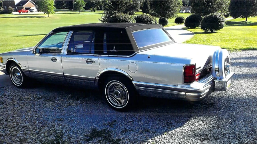 1990 Lincoln Town Car - Image 3 of 10