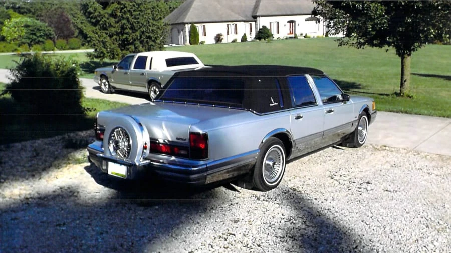 1990 Lincoln Town Car - Image 4 of 10