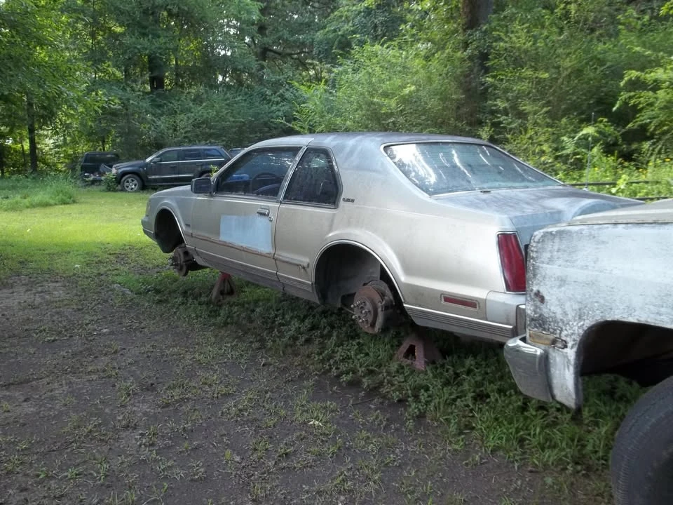 1990 Lincoln Continental Mark VII - Image 10 of 14