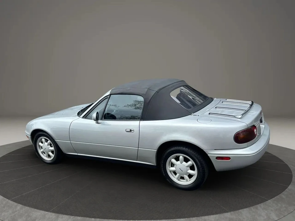 1990 Mazda NA MX-5 Miata - Image 26 of 31