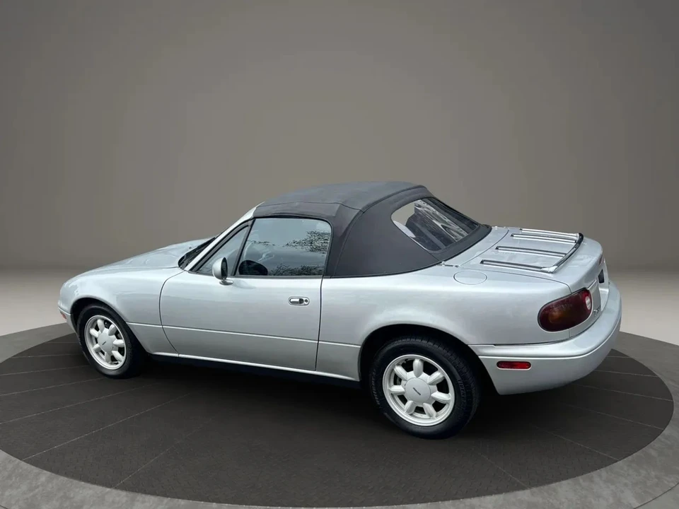 1990 Mazda NA MX-5 Miata - Image 25 of 31