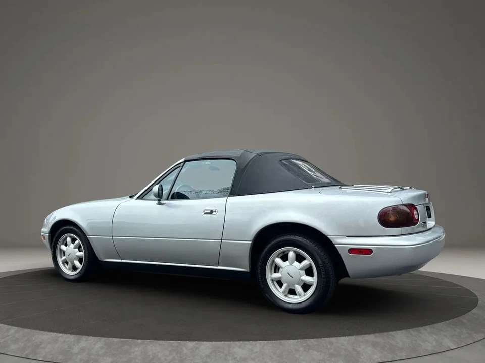 1990 Mazda NA MX-5 Miata - Image 11 of 31