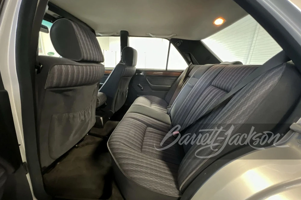 1990 Mercedes-Benz W124 E-Class - Image 17 of 31