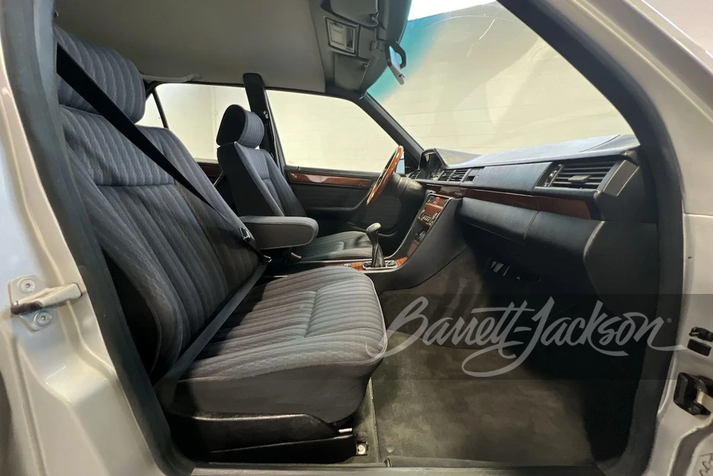 1990 Mercedes-Benz W124 E-Class - Image 11 of 31