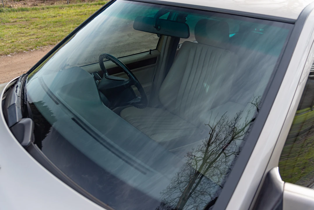 1990 Mercedes-Benz W124 E-Class - Image 30 of 31