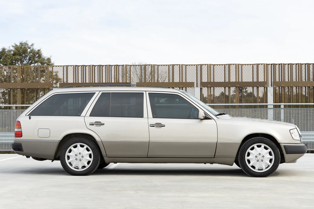1990 Mercedes-Benz W124 E-Class - Image 9 of 31