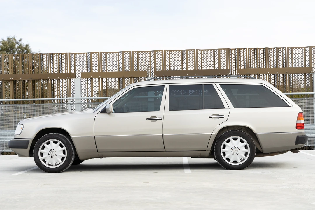 1990 Mercedes-Benz W124 E-Class - Image 5 of 31