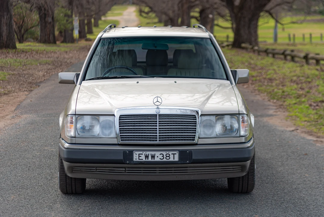 1990 Mercedes-Benz W124 E-Class - Image 11 of 31