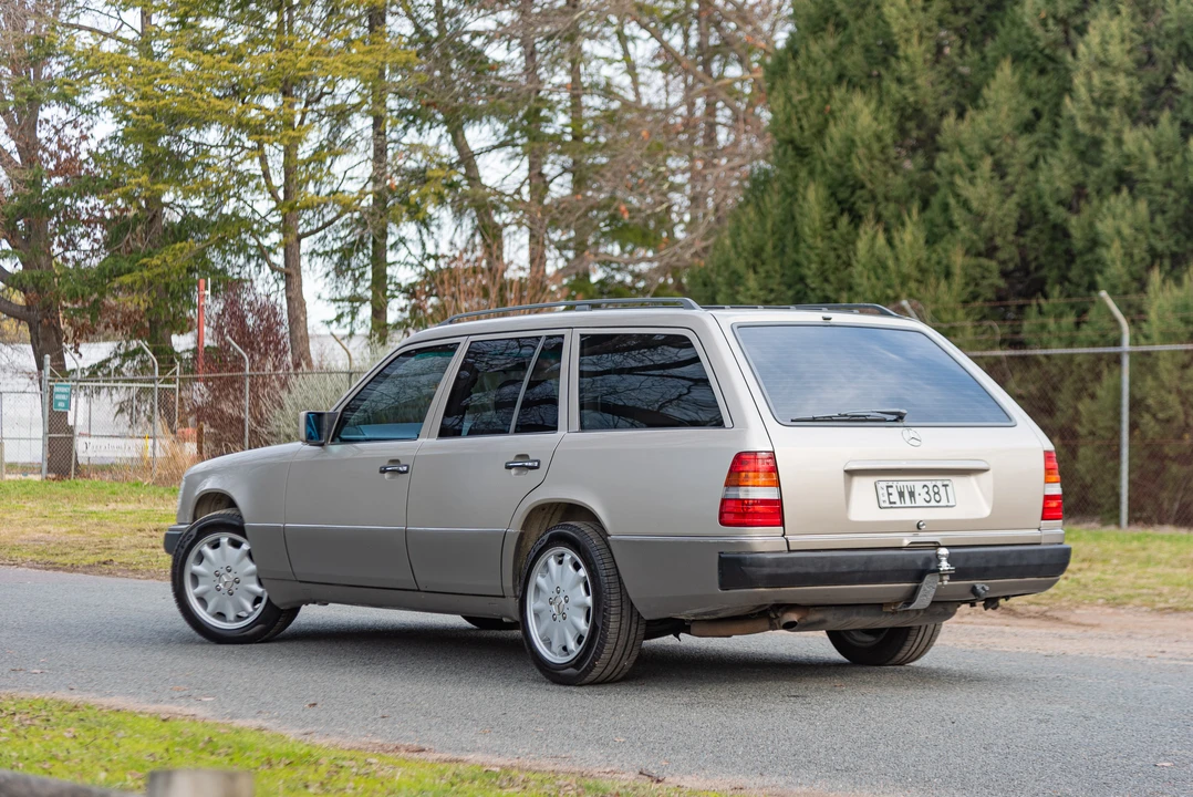1990 Mercedes-Benz W124 E-Class - Image 14 of 31