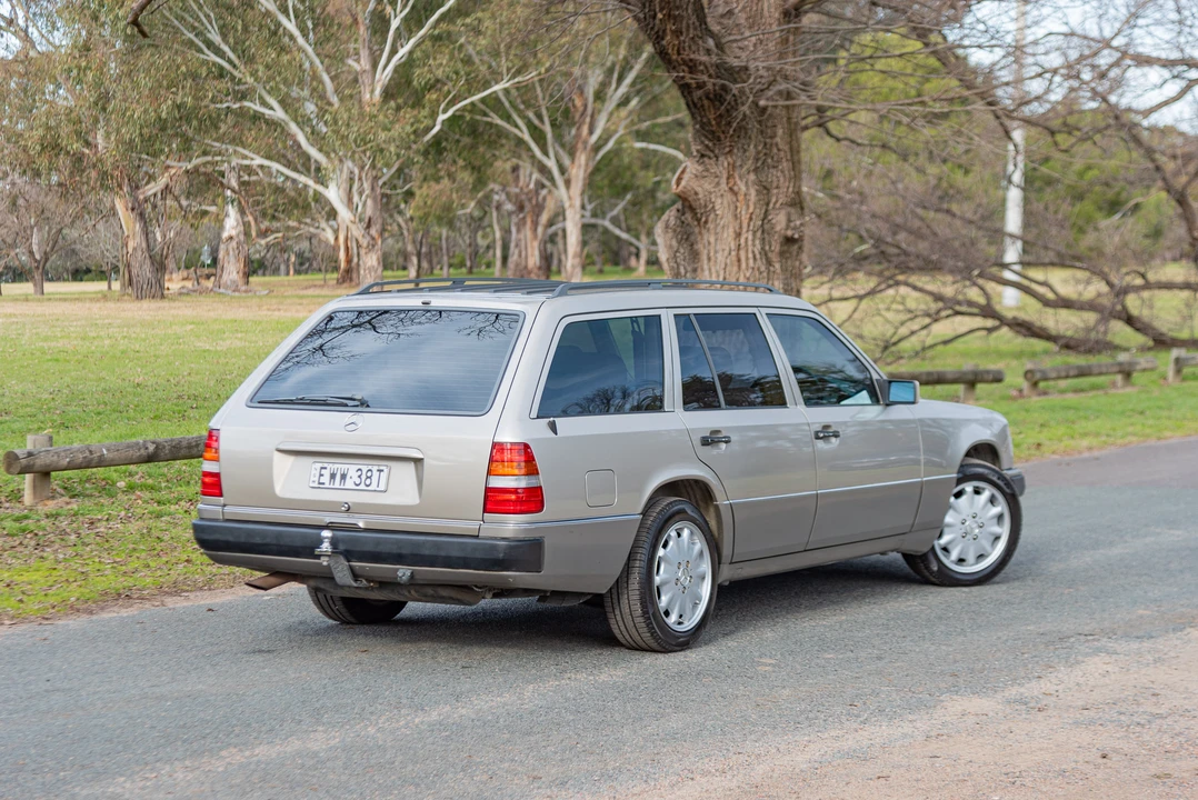 1990 Mercedes-Benz W124 E-Class - Image 13 of 31