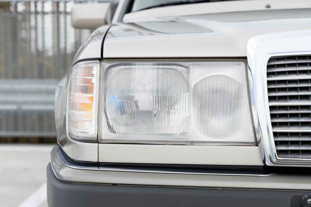 1990 Mercedes-Benz W124 E-Class - Image 25 of 31