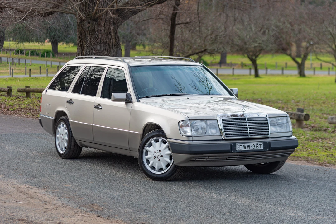 1990 Mercedes-Benz W124 E-Class - Image 2 of 31