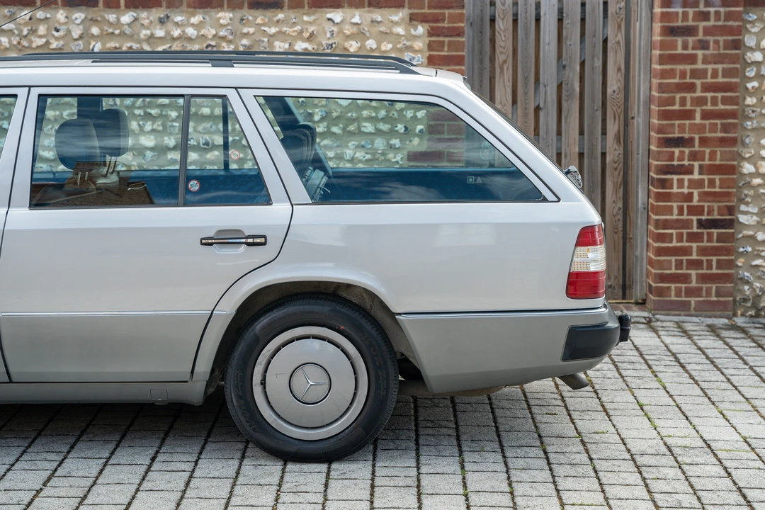 1990 Mercedes-Benz W124 E-Class - Image 23 of 31
