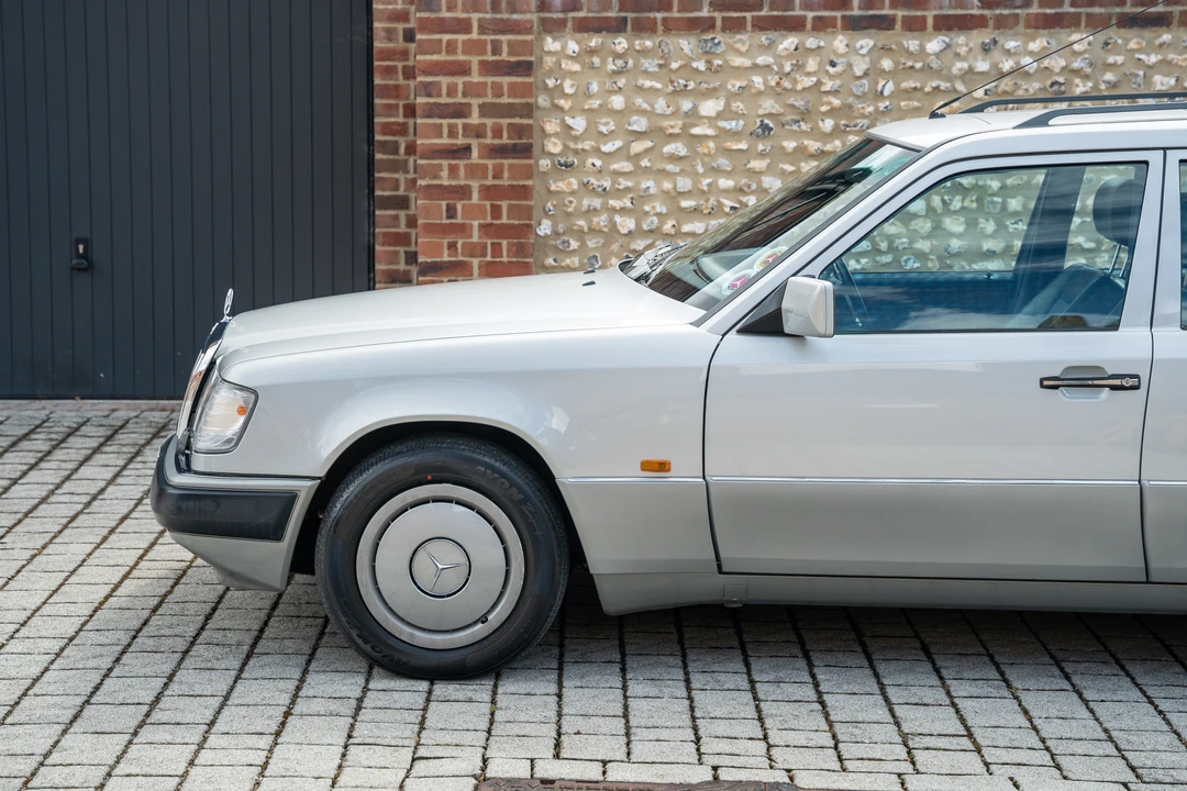 1990 Mercedes-Benz W124 E-Class - Image 22 of 31