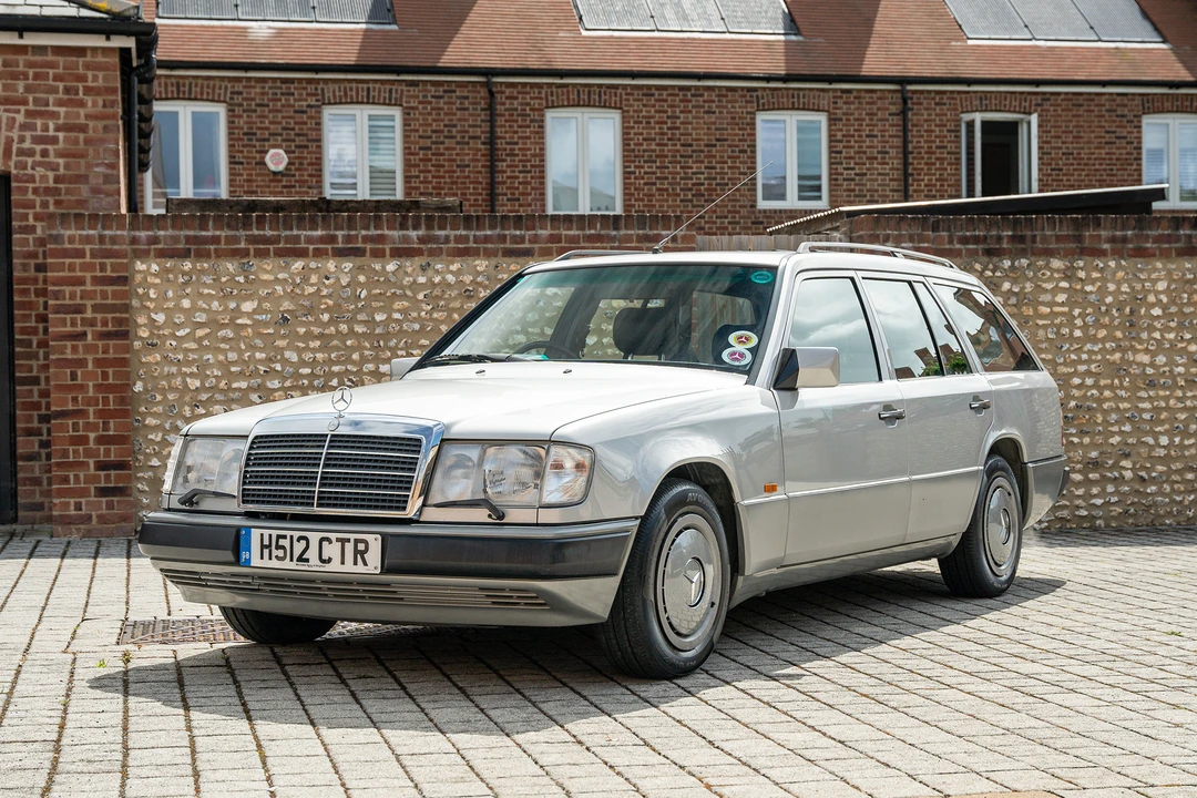 1990 Mercedes-Benz W124 E-Class - Image 2 of 31