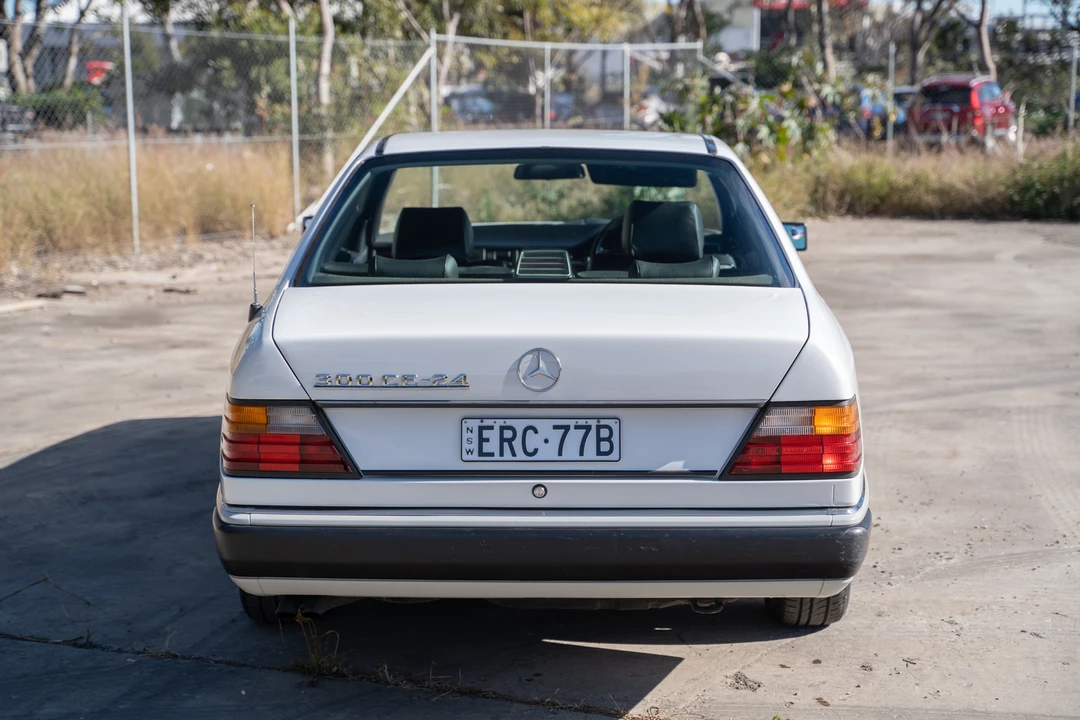 1990 Mercedes-Benz W124 E-Class - Image 14 of 31