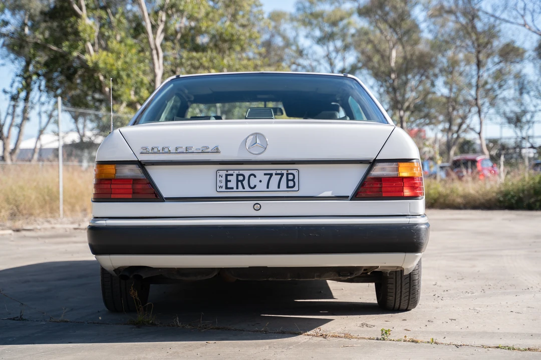 1990 Mercedes-Benz W124 E-Class - Image 7 of 31