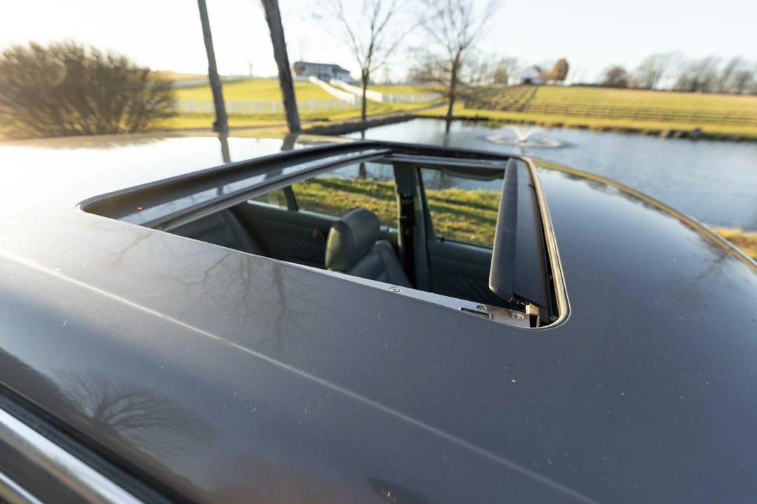1990 Mercedes-Benz 450SEL - Image 30 of 31