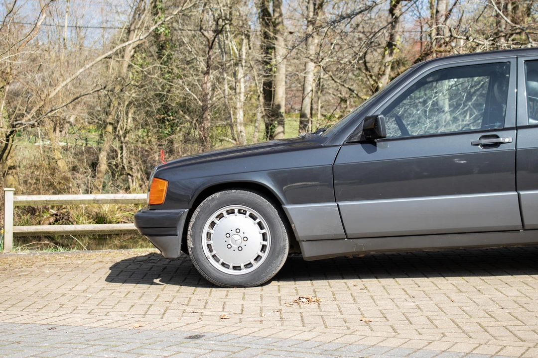 1990 Mercedes-Benz 190E - Image 30 of 31