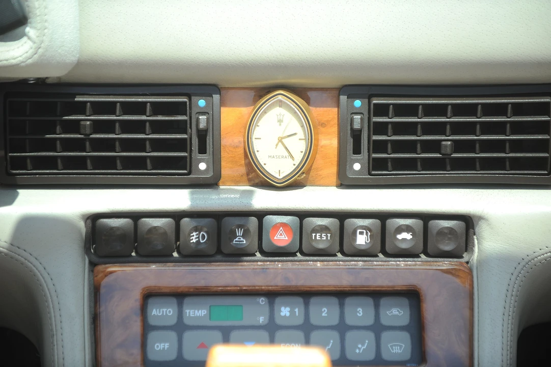 1990 Maserati 222 - Image 23 of 28