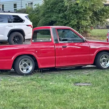 1990 Mazda B-Series Regular Cab B2200 Short Bed