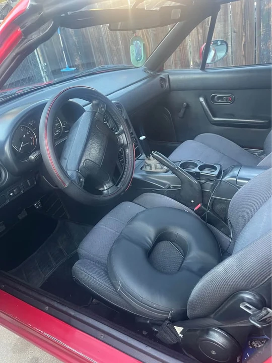 1990 Mazda NA MX-5 Miata - Image 5 of 5