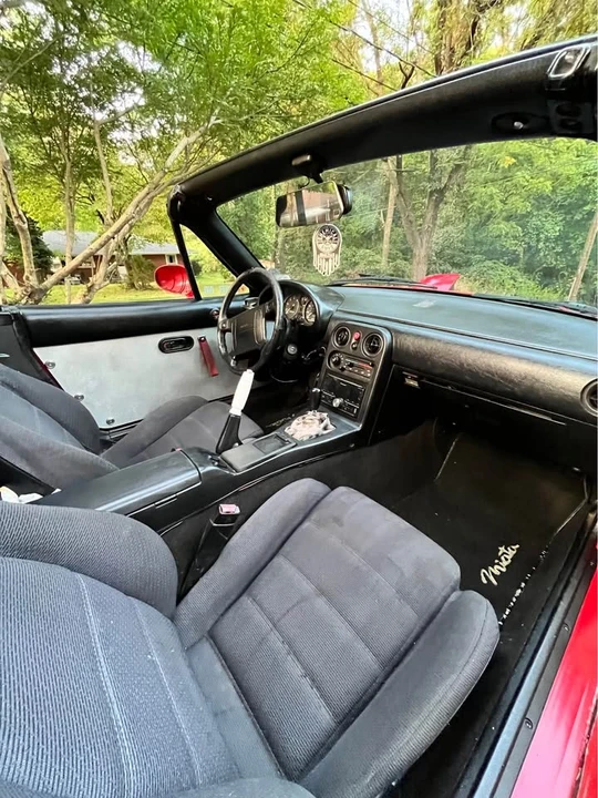1990 Mazda NA MX-5 Miata - Image 9 of 11