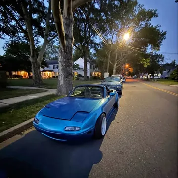 1990 Mazda MX-5 Miata Club Convertible 2D