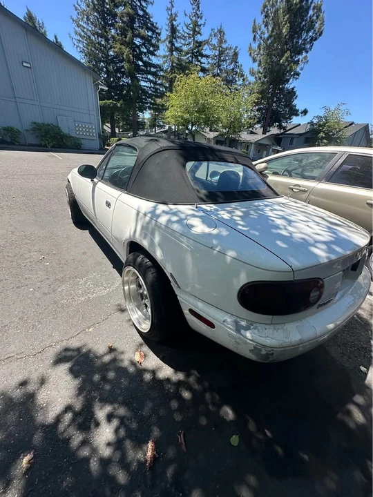 1990 Mazda NA MX-5 Miata - Image 5 of 9