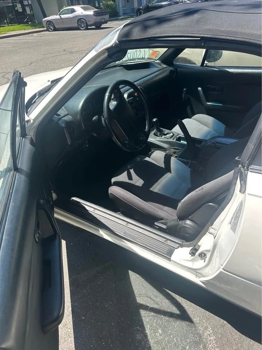 1990 Mazda NA MX-5 Miata - Image 7 of 9