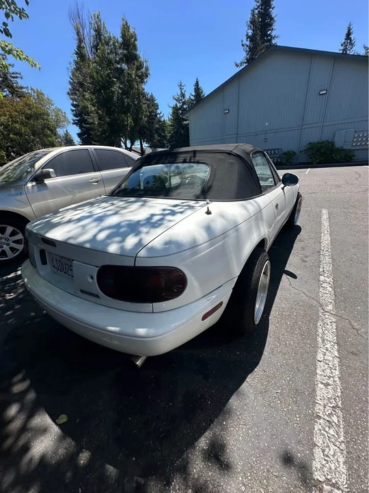 1990 Mazda NA MX-5 Miata - Image 4 of 9