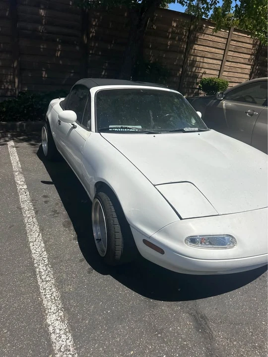 1990 Mazda NA MX-5 Miata - Image 6 of 9