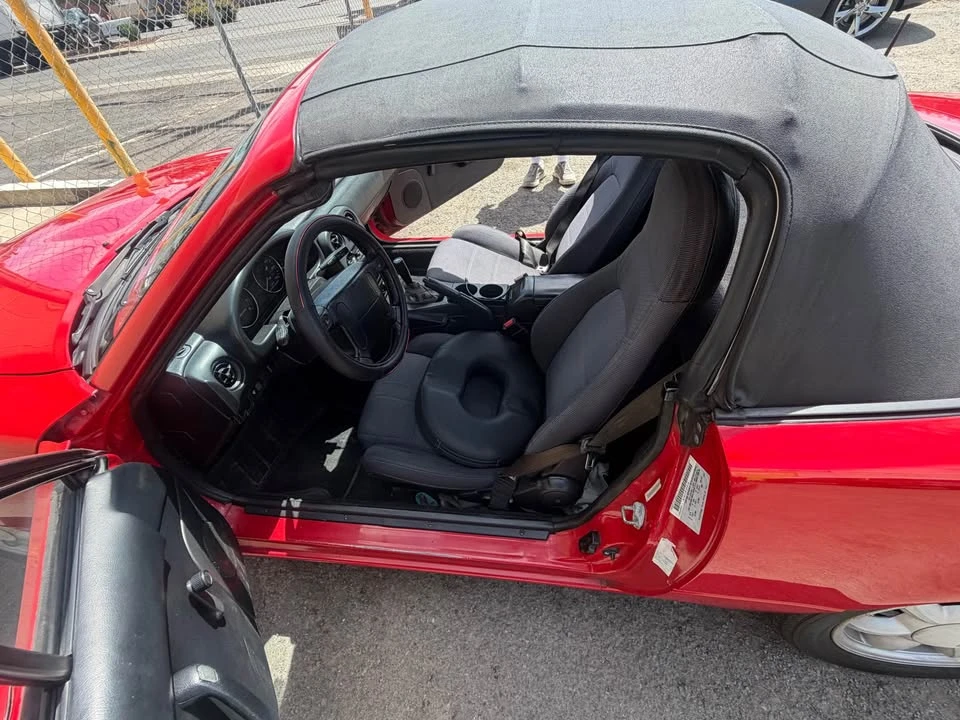 1990 Mazda NA MX-5 Miata - Image 4 of 7