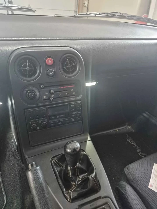 1990 Mazda NA MX-5 Miata - Image 8 of 14