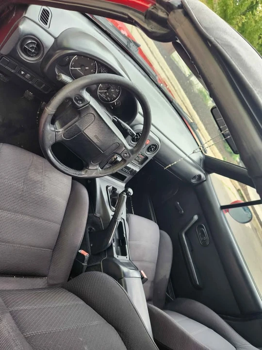 1990 Mazda NA MX-5 Miata - Image 8 of 10