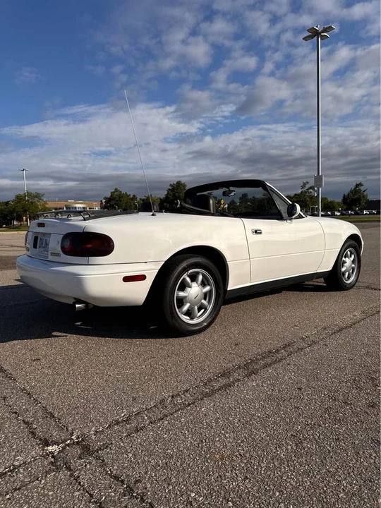 1990 Mazda NA MX-5 Miata - Image 5 of 10