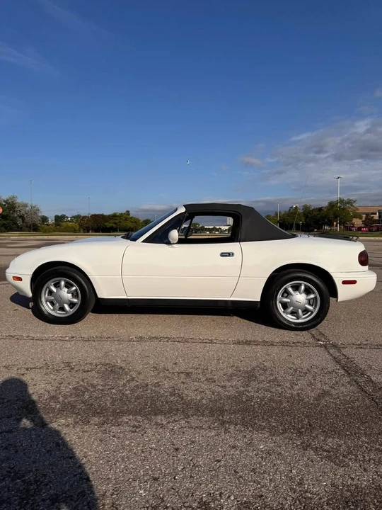 1990 Mazda NA MX-5 Miata - Image 2 of 10