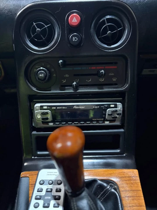 1990 Mazda NA MX-5 Miata - Image 14 of 19