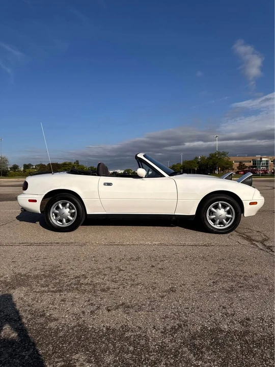 1990 Mazda NA MX-5 Miata - Image 2 of 10