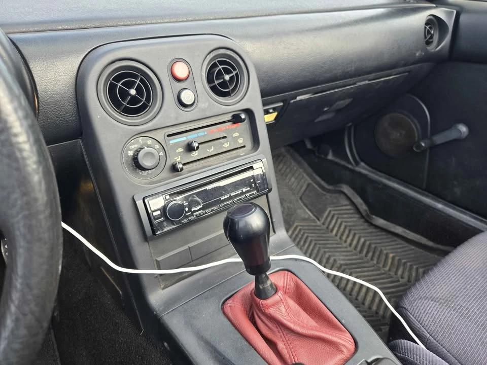 1990 Mazda NA MX-5 Miata - Image 8 of 11