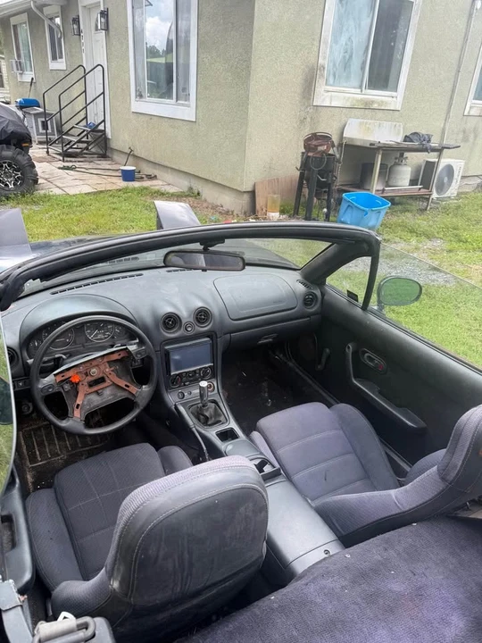 1990 Mazda NA MX-5 Miata - Image 9 of 10