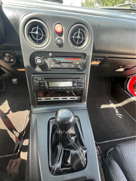 1990 Mazda NA MX-5 Miata - Image 11 of 14